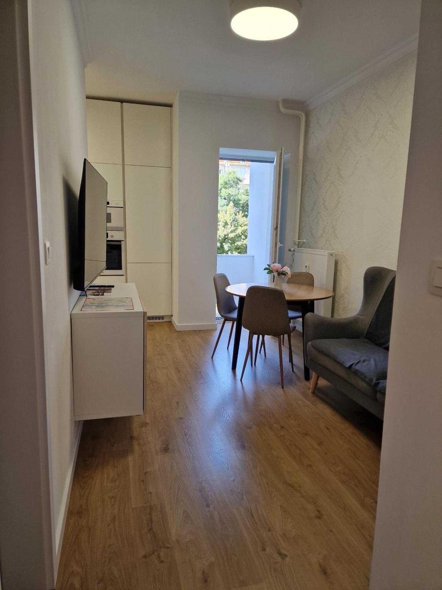 Old Town Apartment - 2 Bedrooms บราติสลาวา ภายนอก รูปภาพ
